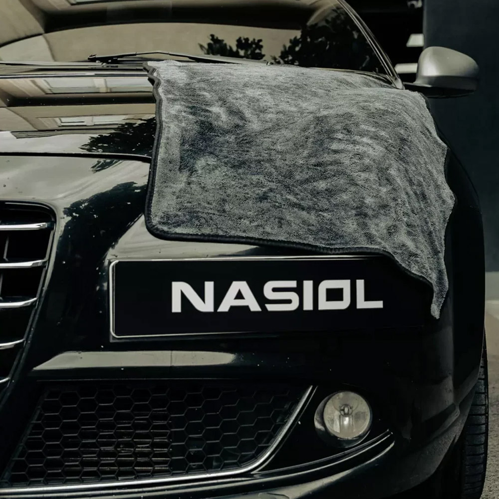 Nasiol peskir za susenje automobila